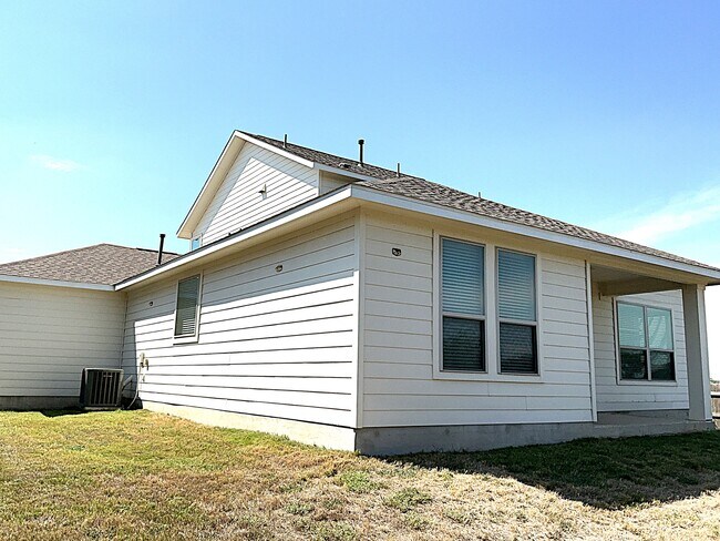 Building Photo - 5801 Kara Dr