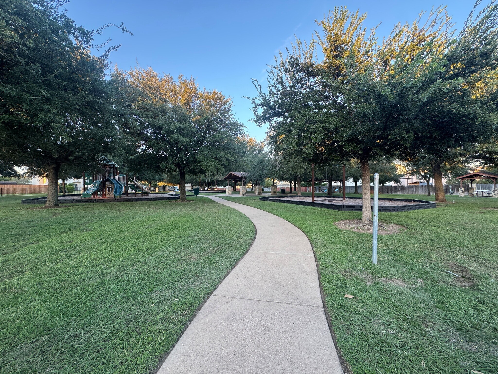 Building Photo - 8411 Sunset Canyon Dr