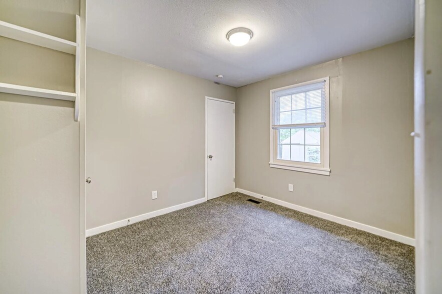 Building Photo - 661 Lorraine Dr