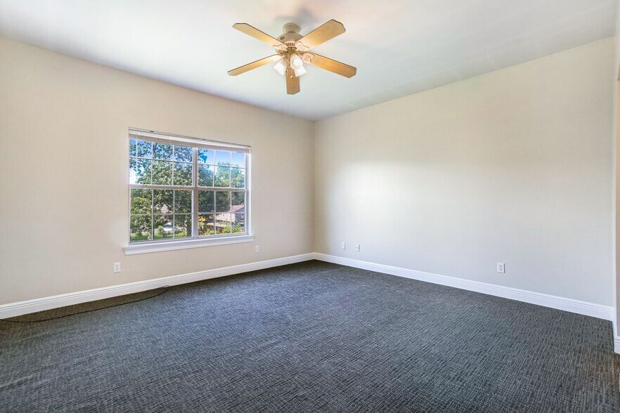 Building Photo - 4317 Downs St