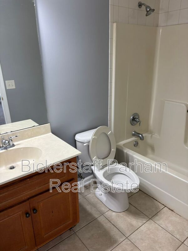 Building Photo - 1070 Watervalley Dr