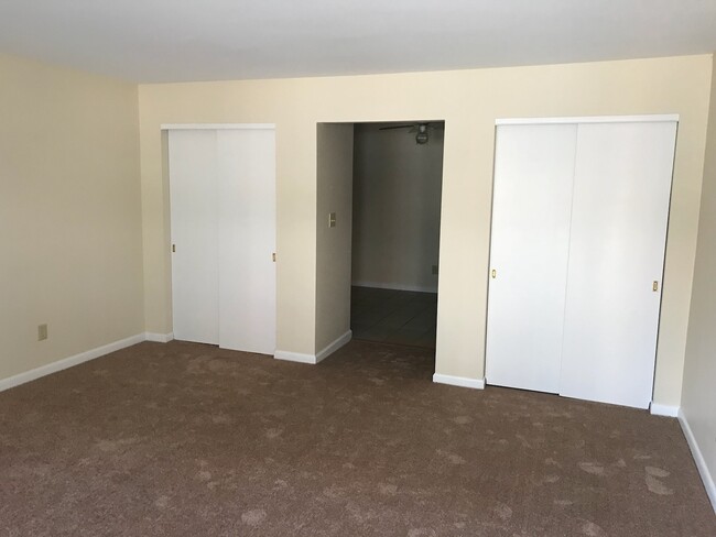 2 Double closets - 424 Aylesford Pl