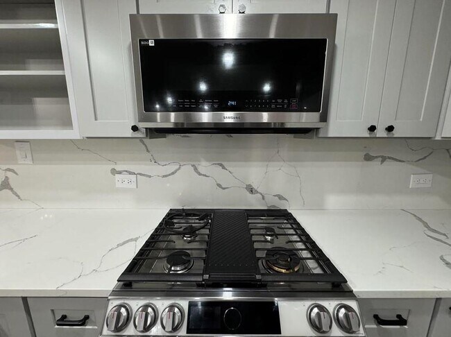 Building Photo - 4301 Park Ave