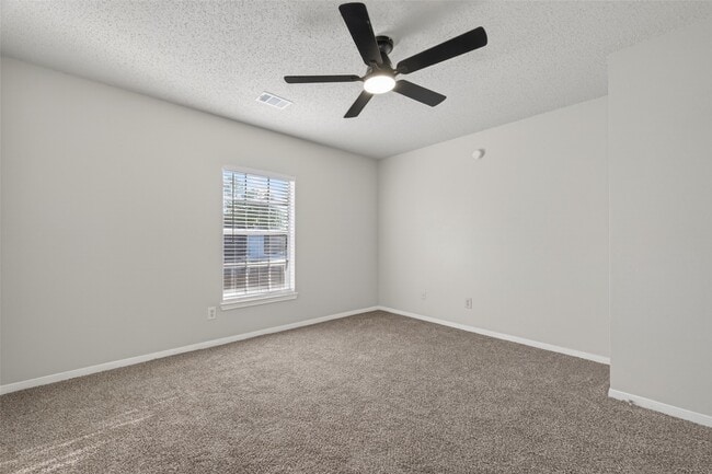 Building Photo - 21215 Park Bluff Dr