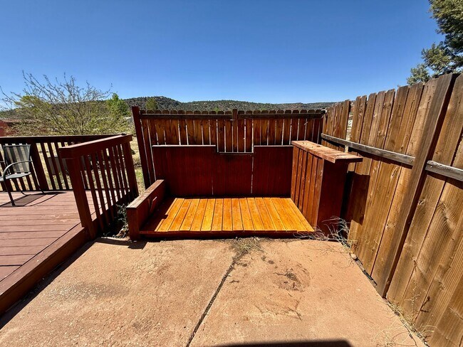 Building Photo - 4-BR Home with Horse Privileges in Apple Valley
