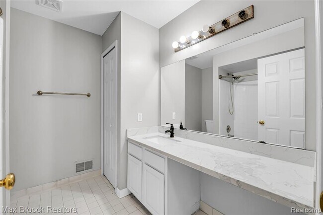 Building Photo - 107 Millstone Rd