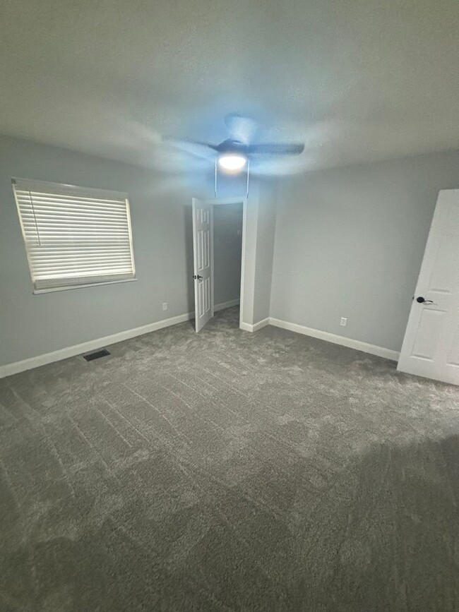 Building Photo - 3221 Summerhill Ln