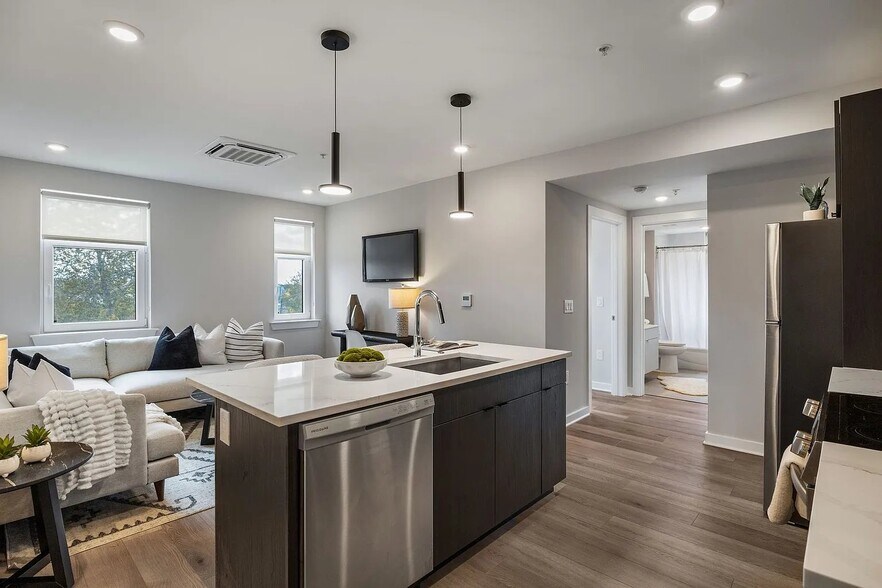 Building Photo - 3449 Scotts Ln