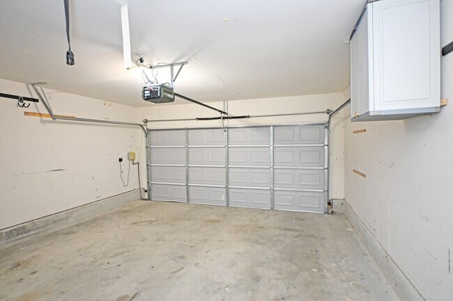 Building Photo - 1131 River Rock