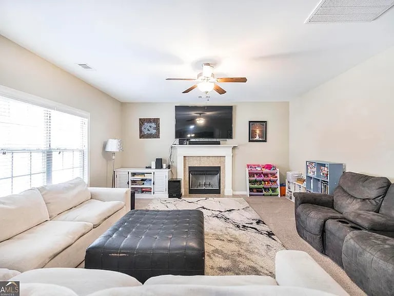 Building Photo - 118 Great Oak Way