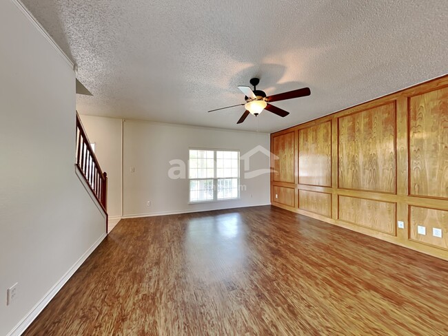 Building Photo - 962 Wisperwood Dr