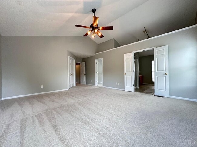 Building Photo - 5575 Glen Oak