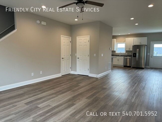 Building Photo - 682 Zephyr Dr