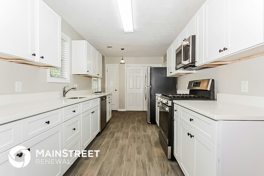 Building Photo - 5877 Homestead Cir