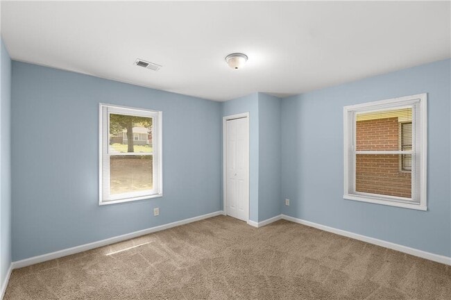 Building Photo - 2931 Diana Dr SW