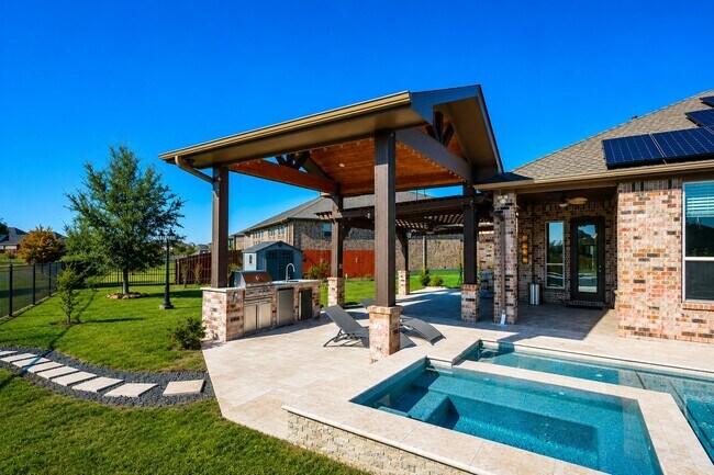 Building Photo - 19903 Oakland Knoll Cir