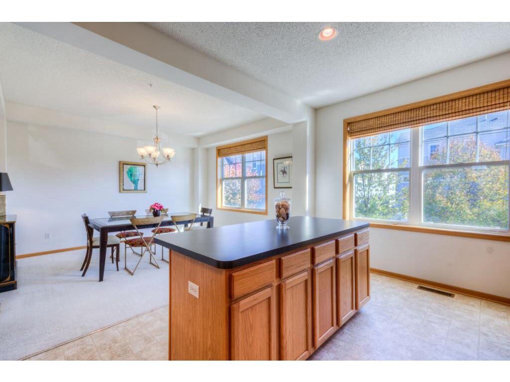 Building Photo - 1683 Village Trail E #4
