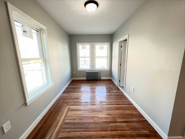 Building Photo - 25 Teragram St