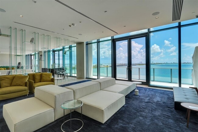 Building Photo - 3131 NE 7th Ave