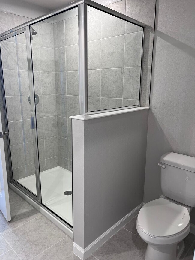 Building Photo - Beautiful 3 bedroom, 2.5 bathroom, 1 car garage townhouse for rent in Lutz!
