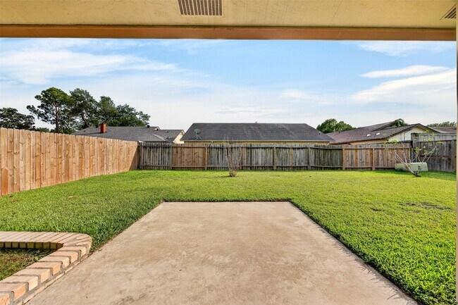 Building Photo - 12047 Plumpoint Dr