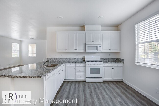 Building Photo - 4 br, 3 bath House - The Lodge Community