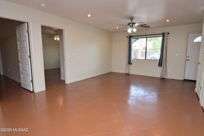 Building Photo - 203 S Cherry Ave