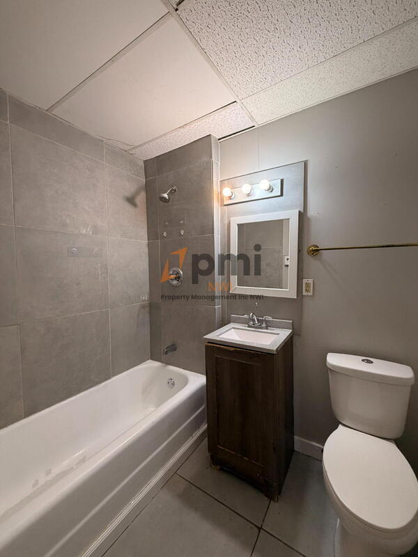 Building Photo - 672 Connecticut St