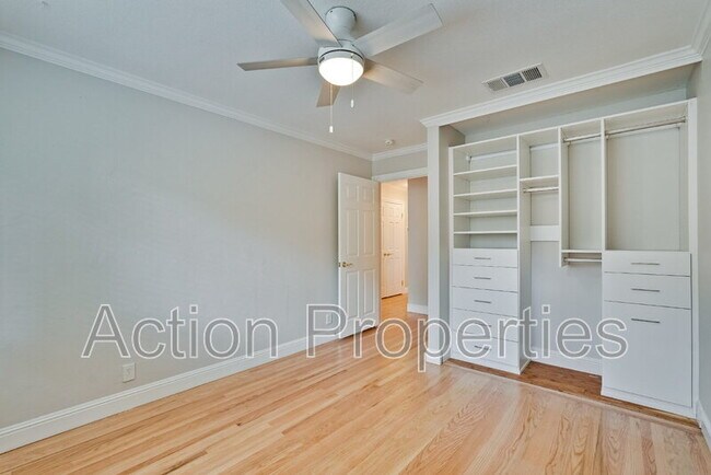 Building Photo - 2704 Doverton Square