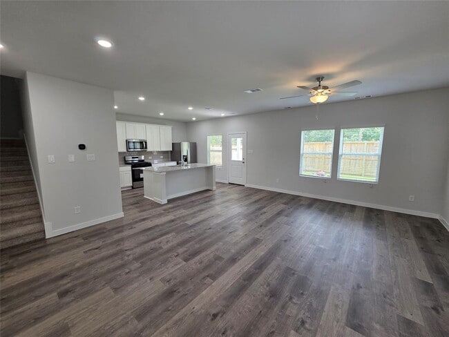 Building Photo - 7878 Alset Dr