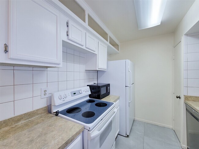 Building Photo - 1601 S Shepherd Dr