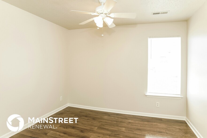 Building Photo - 1015 Highstone Dr