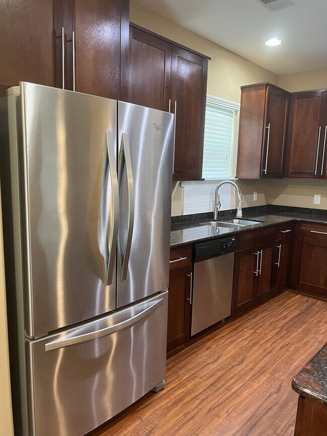 Building Photo - Lovely Home in Palmetto Pointe!-FREE Month Special!