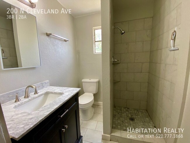 Building Photo - 200 N Cleveland Ave