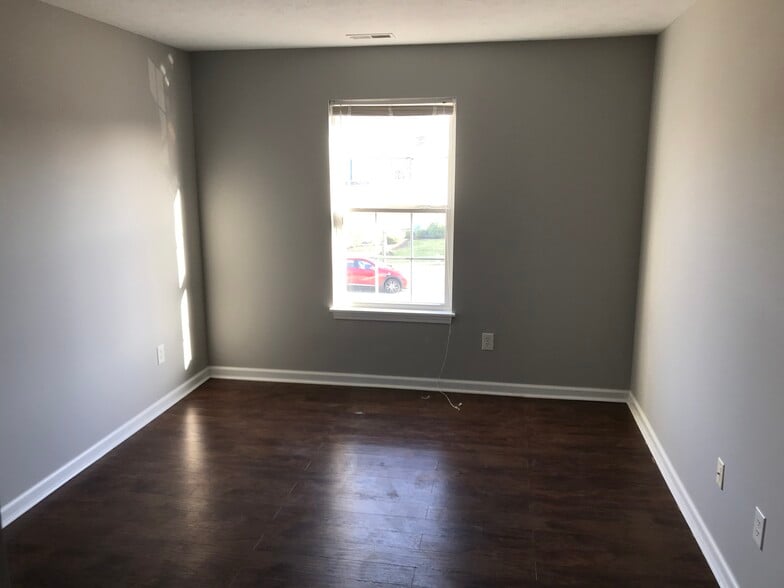 3rd bedroom - 10440 Platinum Dr