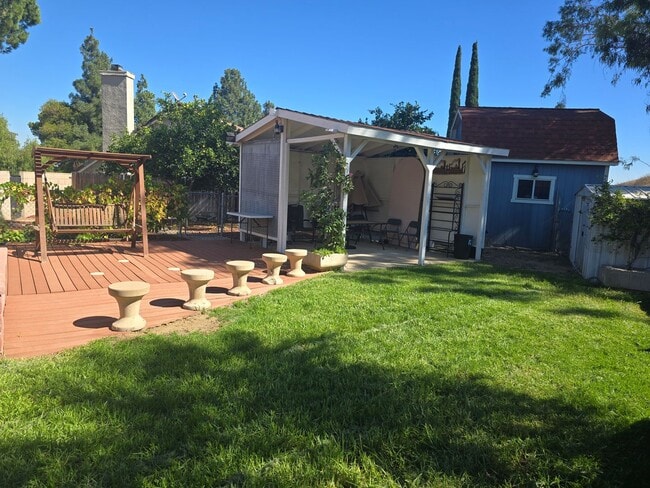 Building Photo - Nice Single Story Home