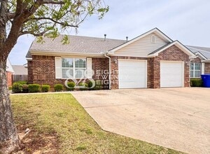 Building Photo - ADORABLE East Norman 3 Bed/2 Bath Duplex Available NOW in Eastridge!