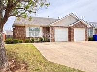 Building Photo - ADORABLE East Norman 3 Bed/2 Bath Duplex Available NOW in Eastridge!