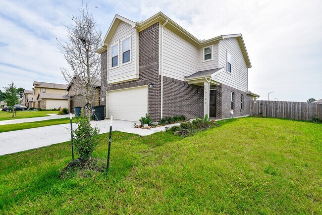 Building Photo - 15102 Darbydale Dr