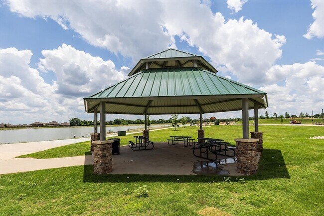 Building Photo - 4005 Gray Wolf Dr