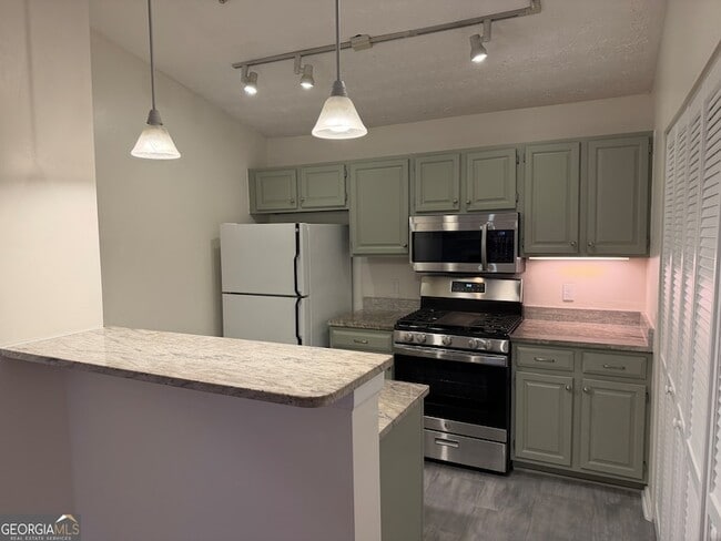 Building Photo - 1417 Keys Crossing Dr NE