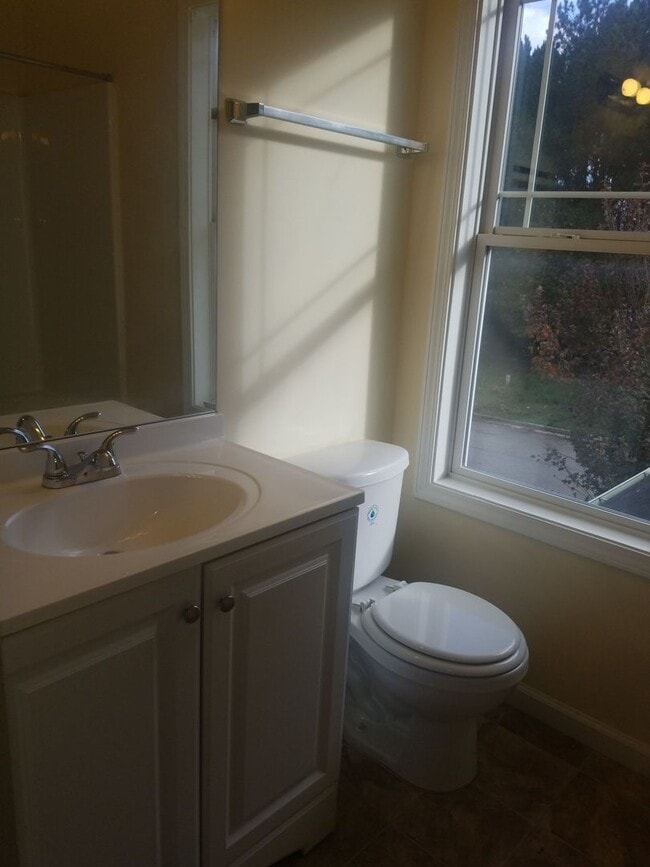 Building Photo - 4 Bedroom Single Family Home in Morrow!