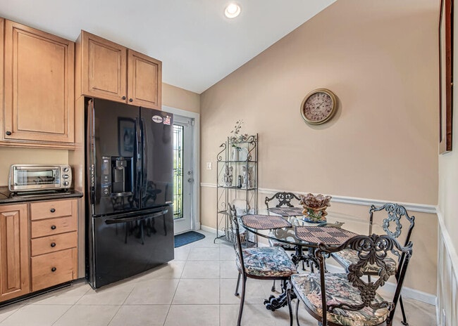 Building Photo - 6255 Timberlakes Way