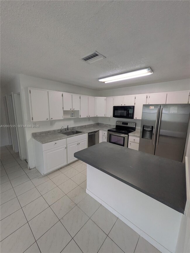 Building Photo - 8033 NW 41 Ct