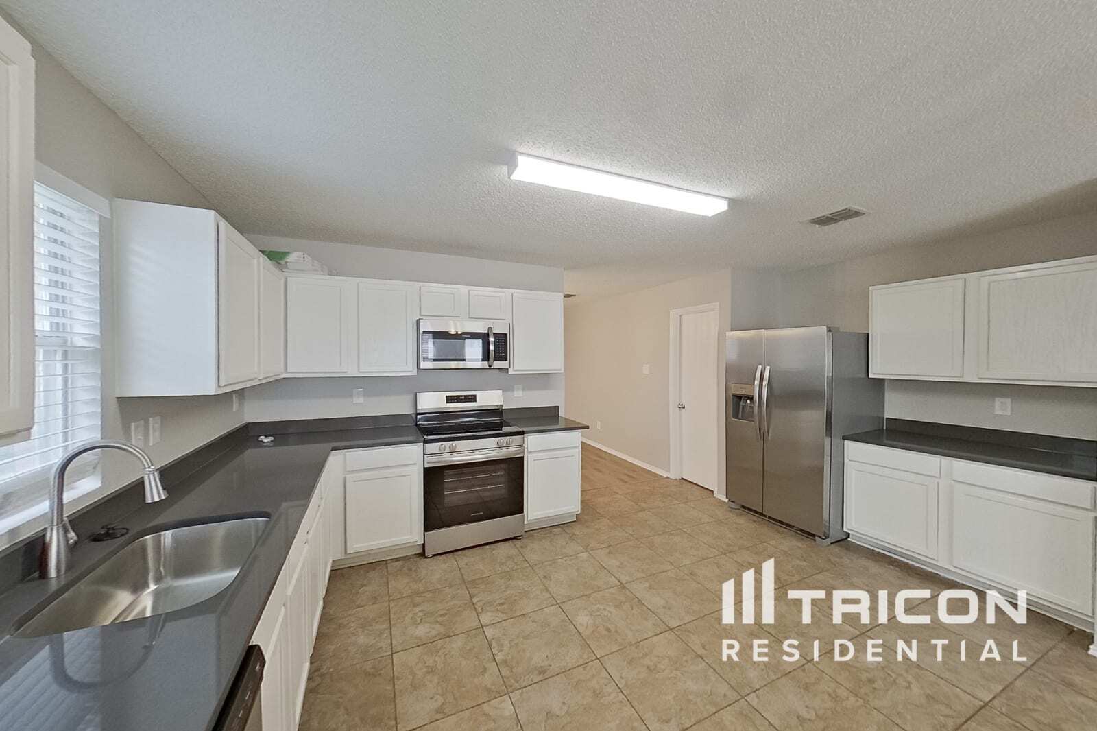 Building Photo - 8769 Garden Springs Dr