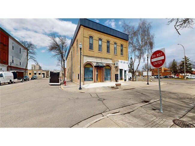 Building Photo - 542 Benson Ave SW
