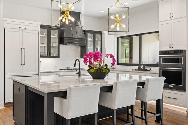 Building Photo - 223 Golden Bear Dr