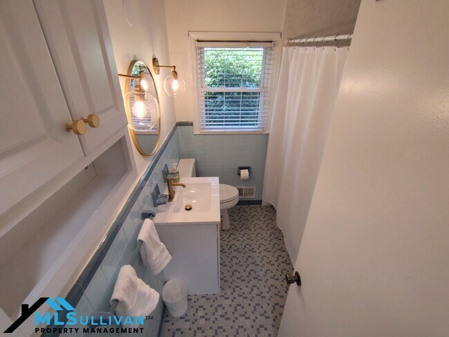 Building Photo - 101 W Roosevelt St