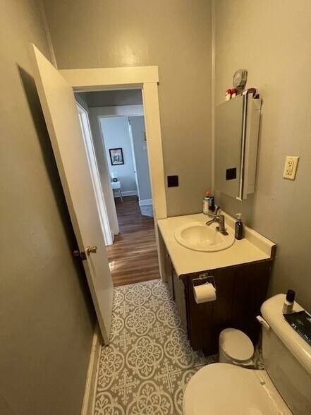 Building Photo - 1208 S Lincoln St