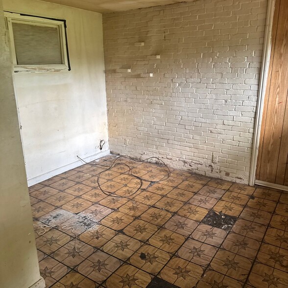 Building Photo - 4331 Rozier Dr
